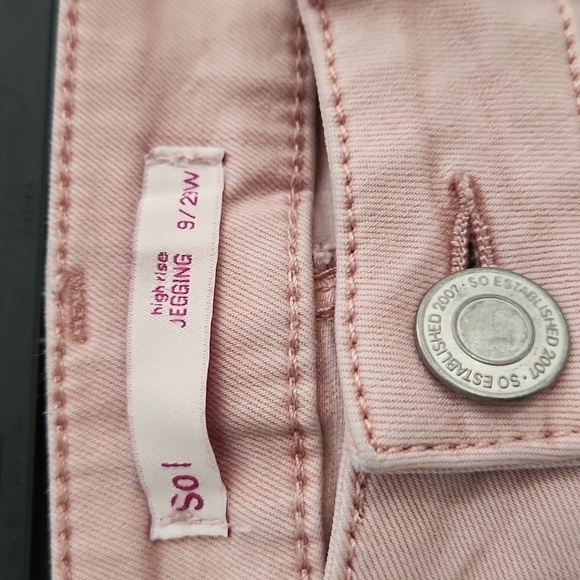 SO Juniors size 9 Light Pink High Rise Jeggings - Picture 3 of 7